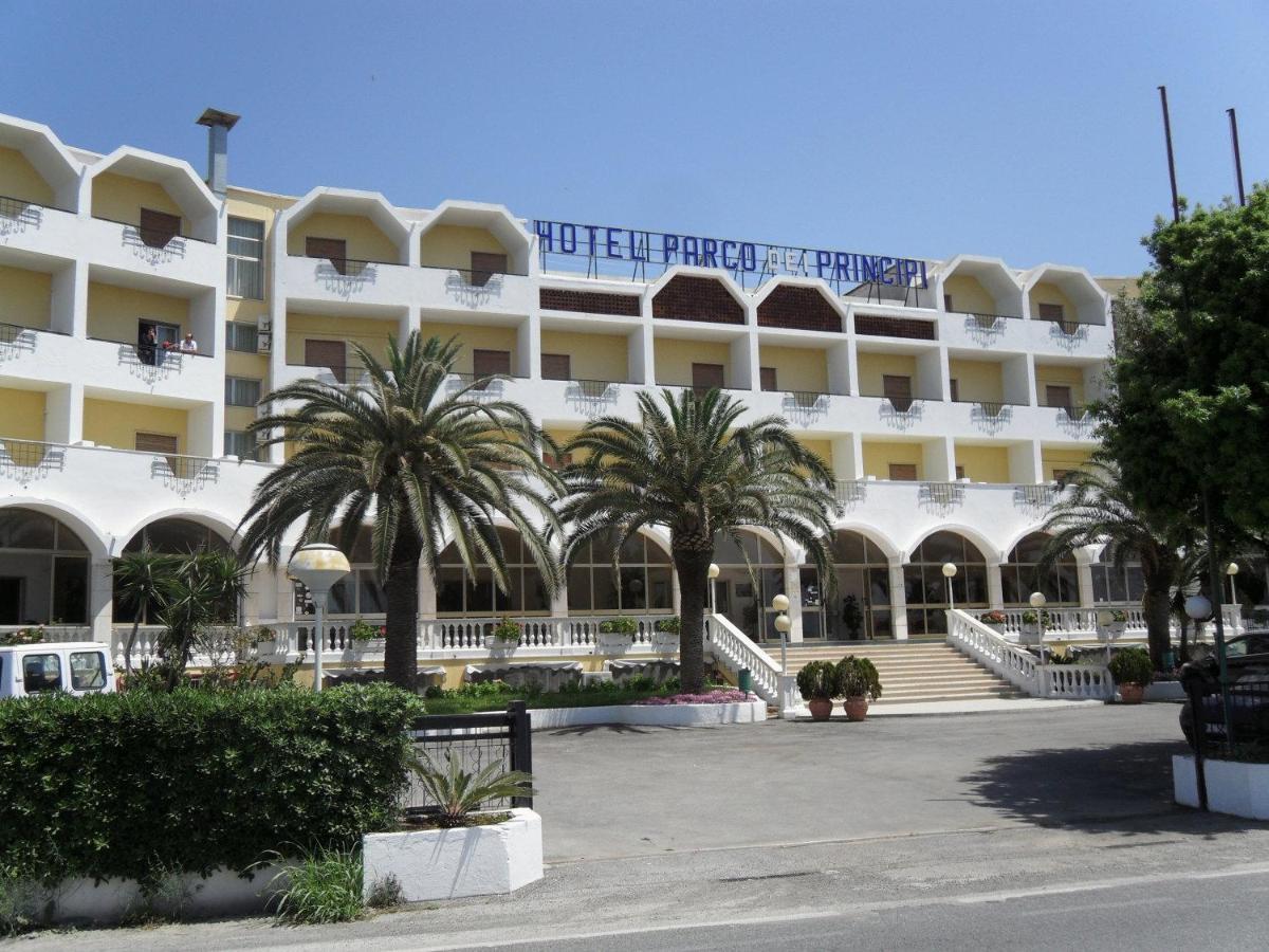 Hotel Parco Dei Principi Скалеа Екстериор снимка